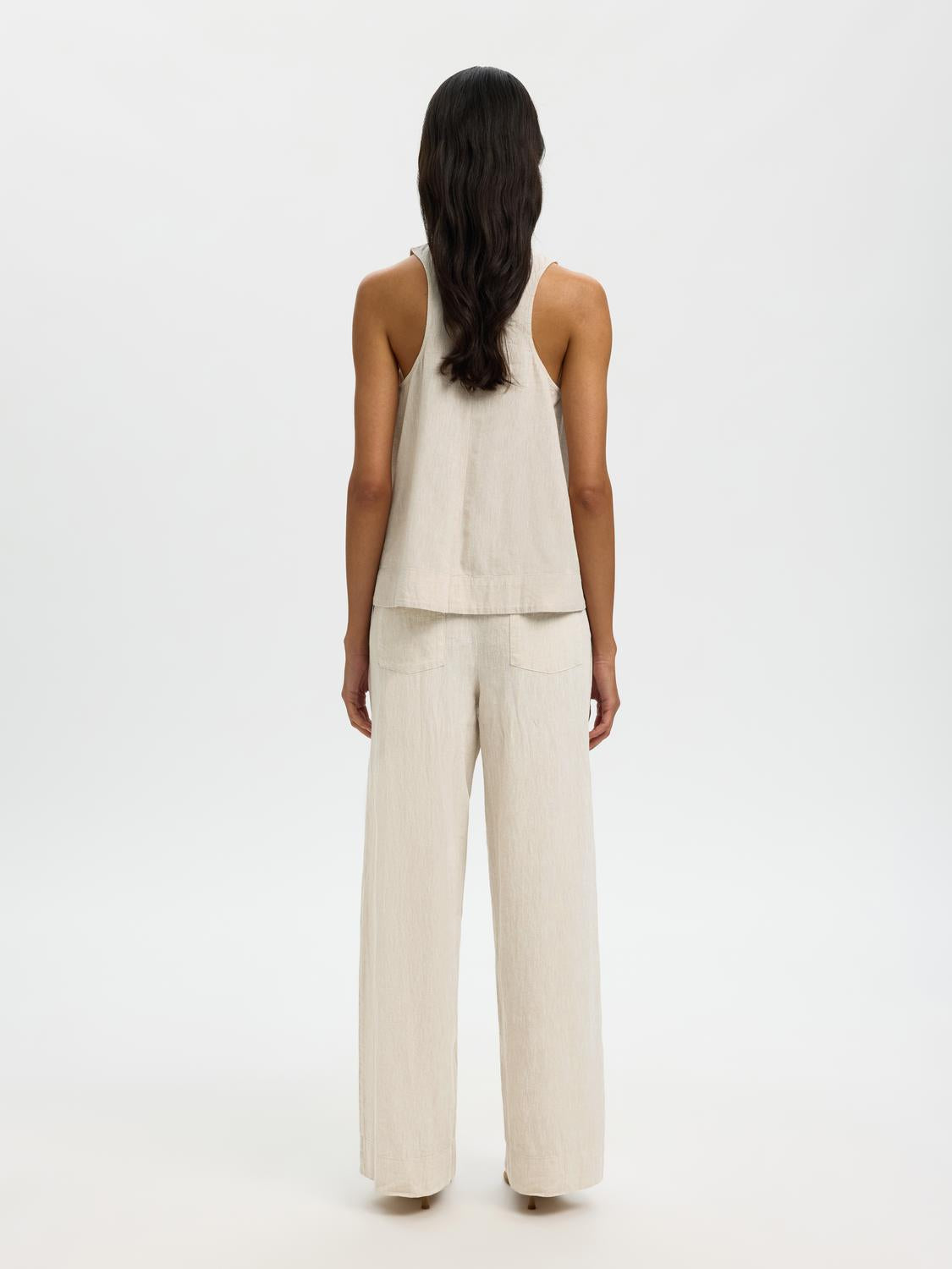 model_shot-back