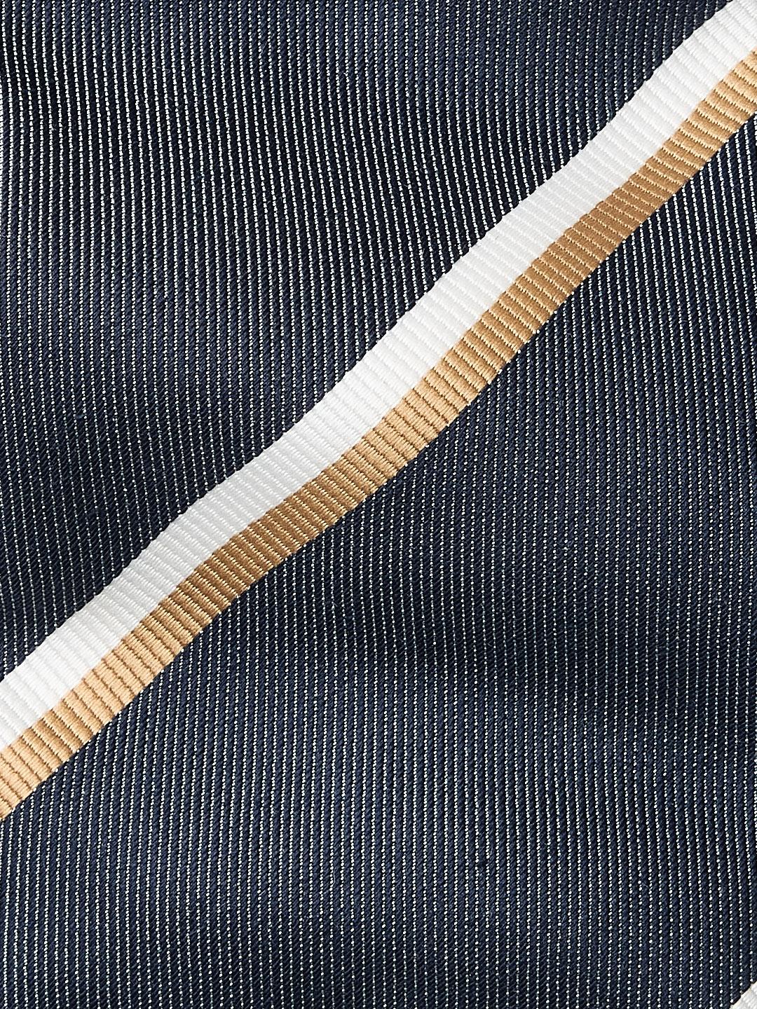 model_shot-front_full