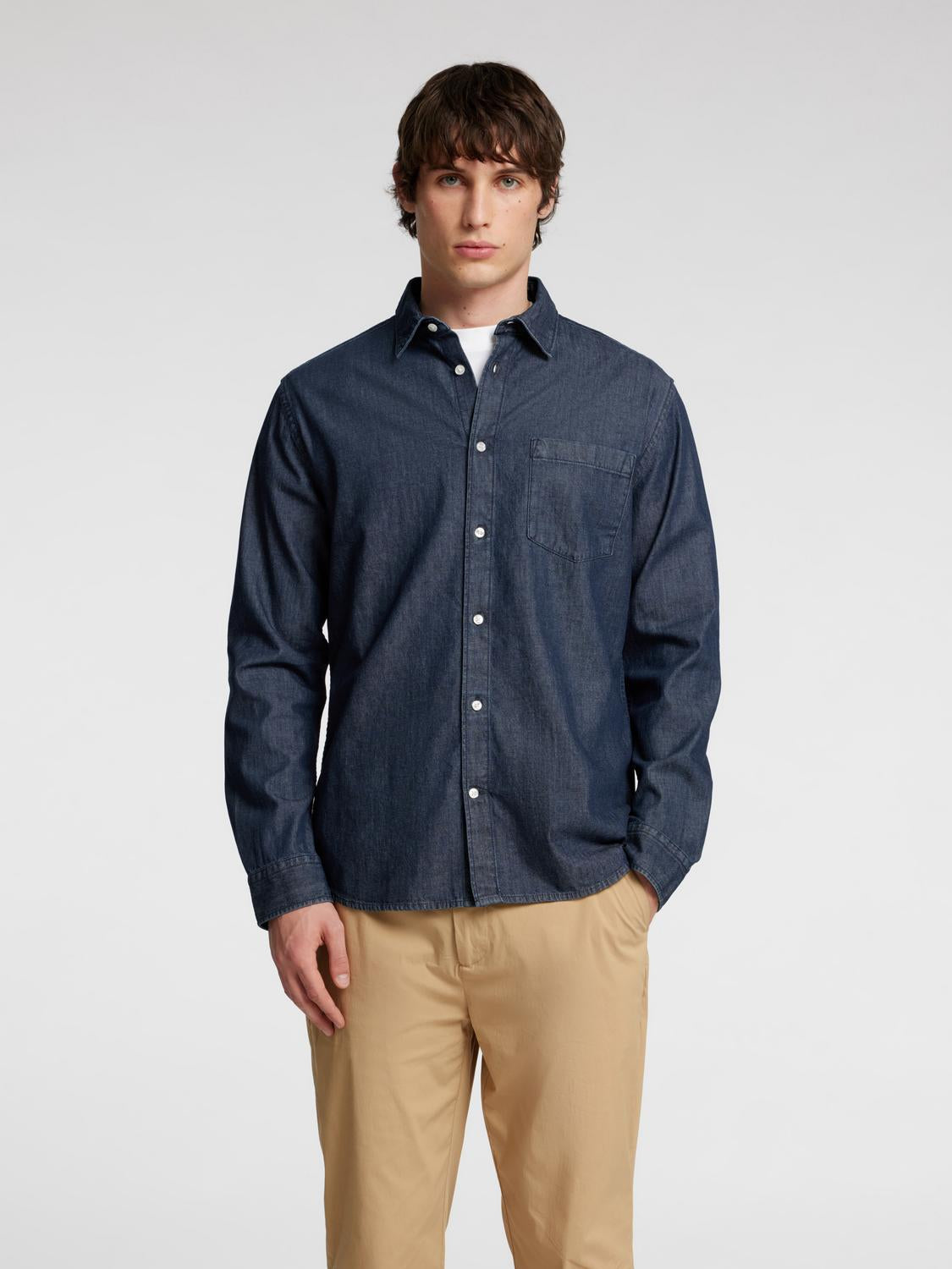 model_shot-front
