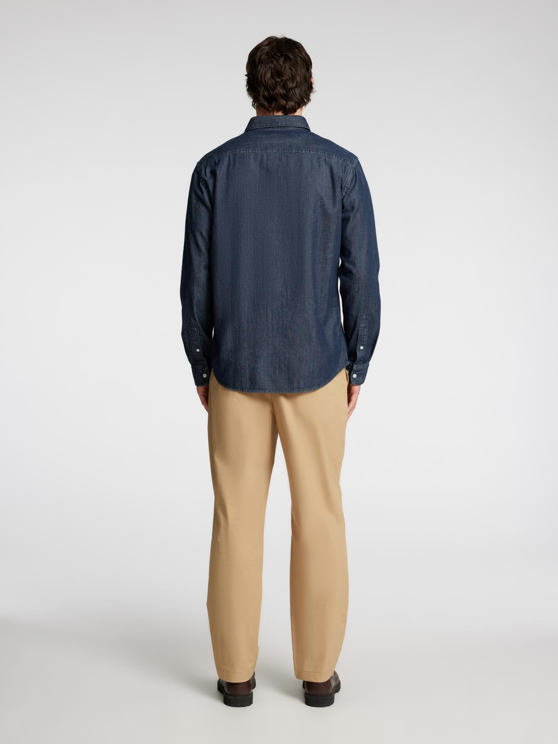 model_shot-back