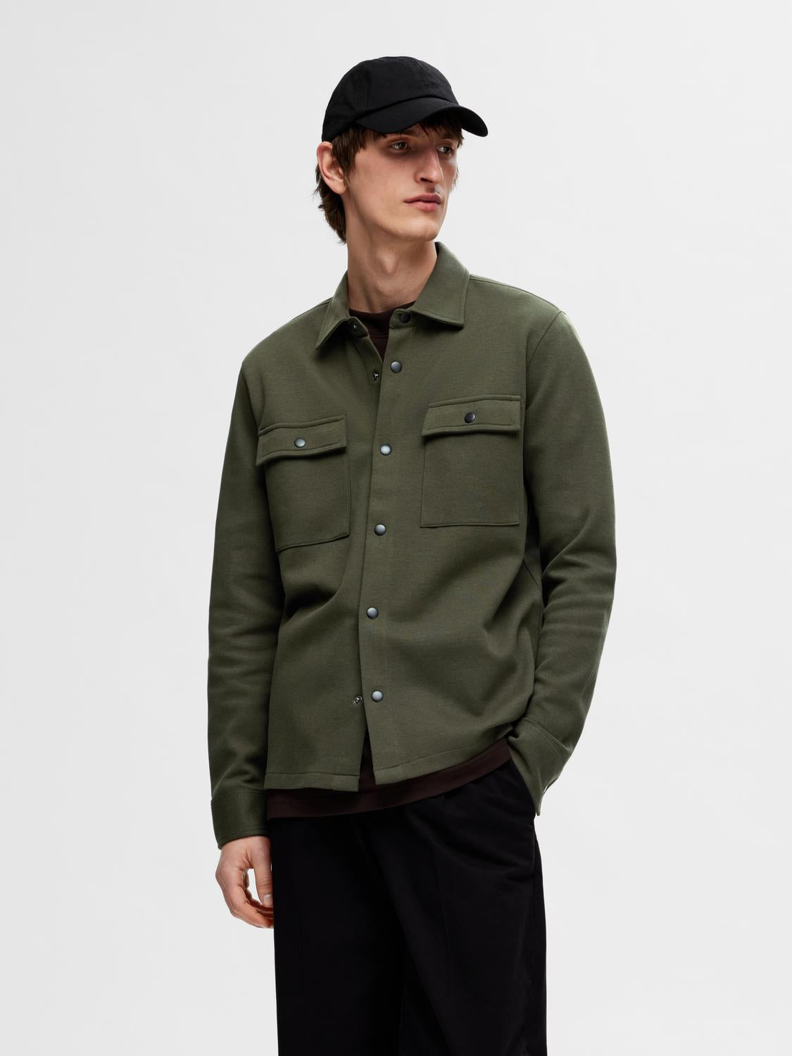 model_shot-front