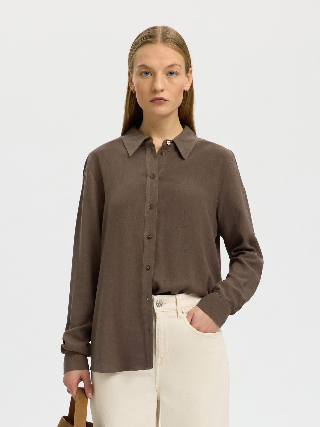 model_shot-front