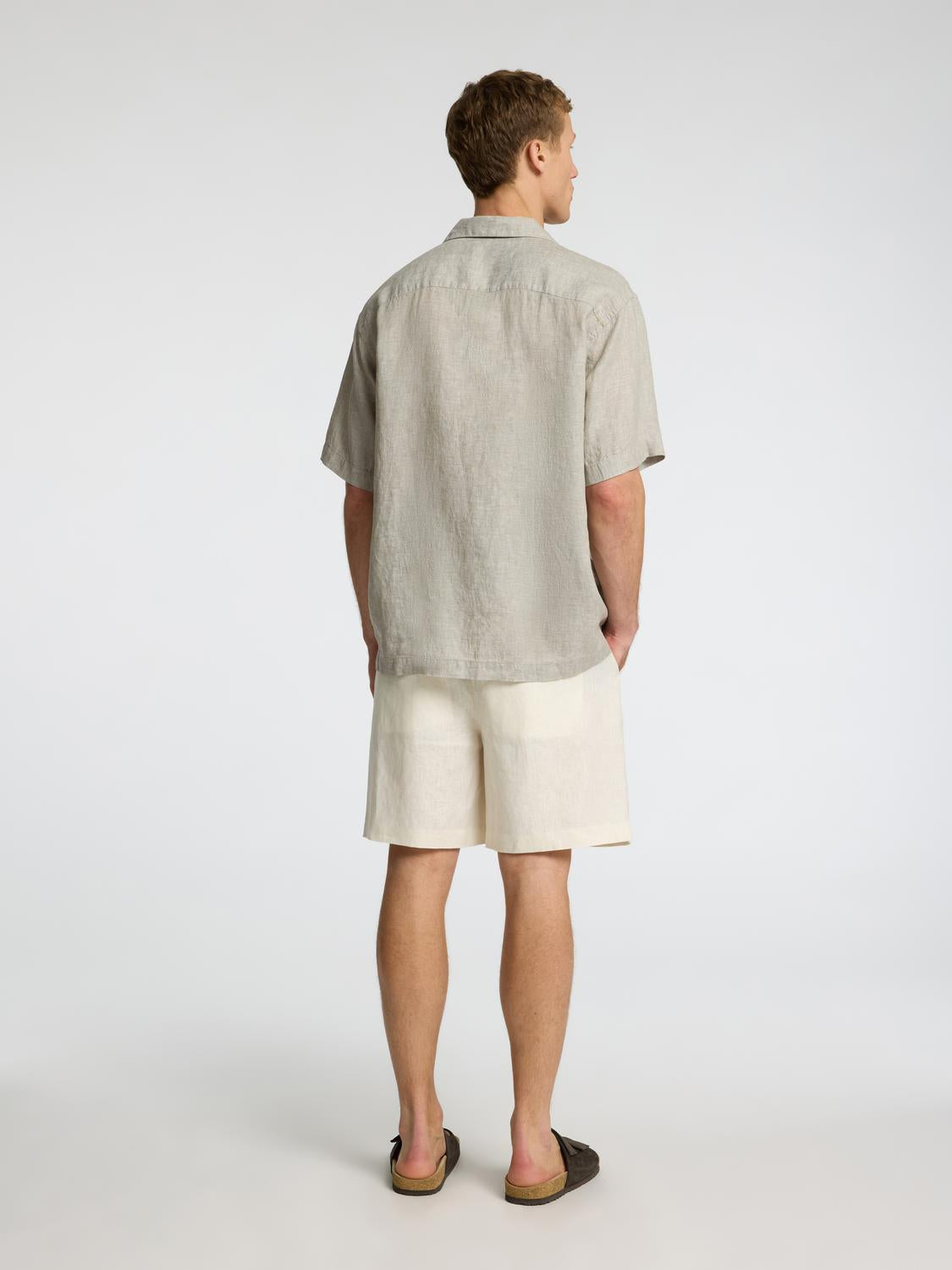 model_shot-back