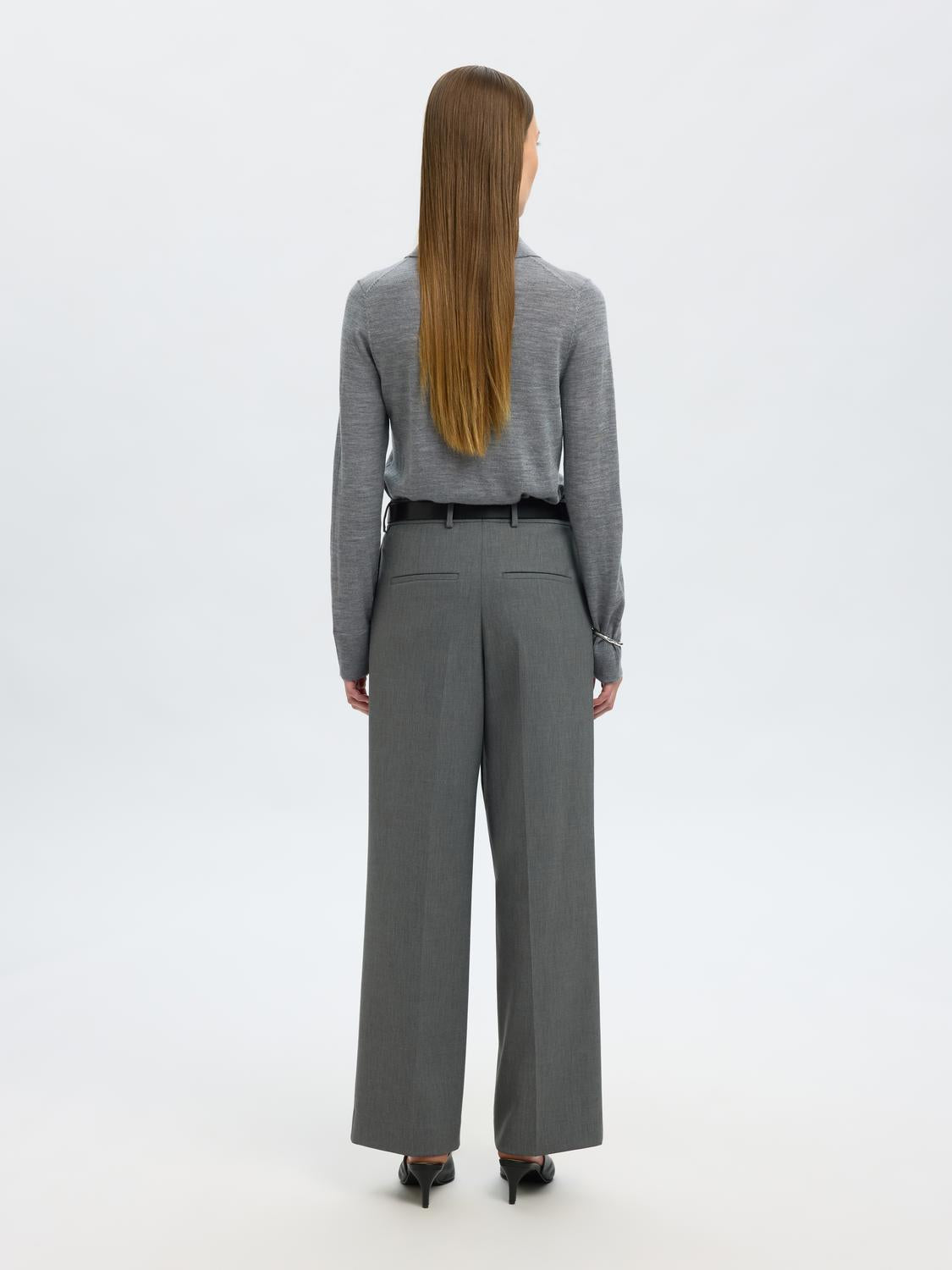 model_shot-back
