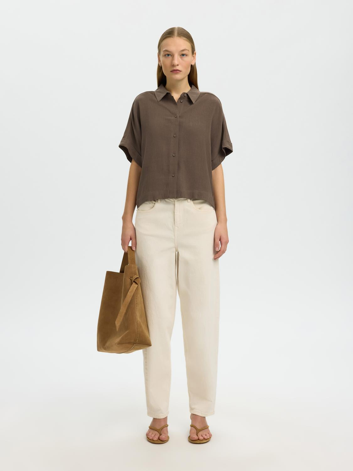 model_shot-front_full