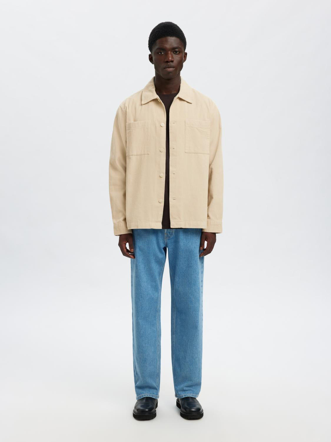 model_shot-front_full