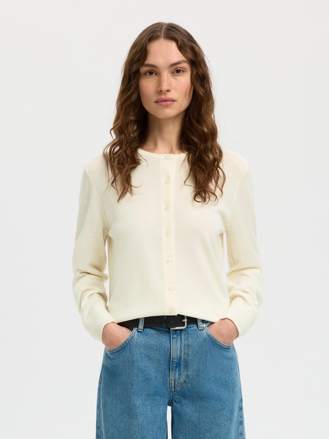 model_shot-front