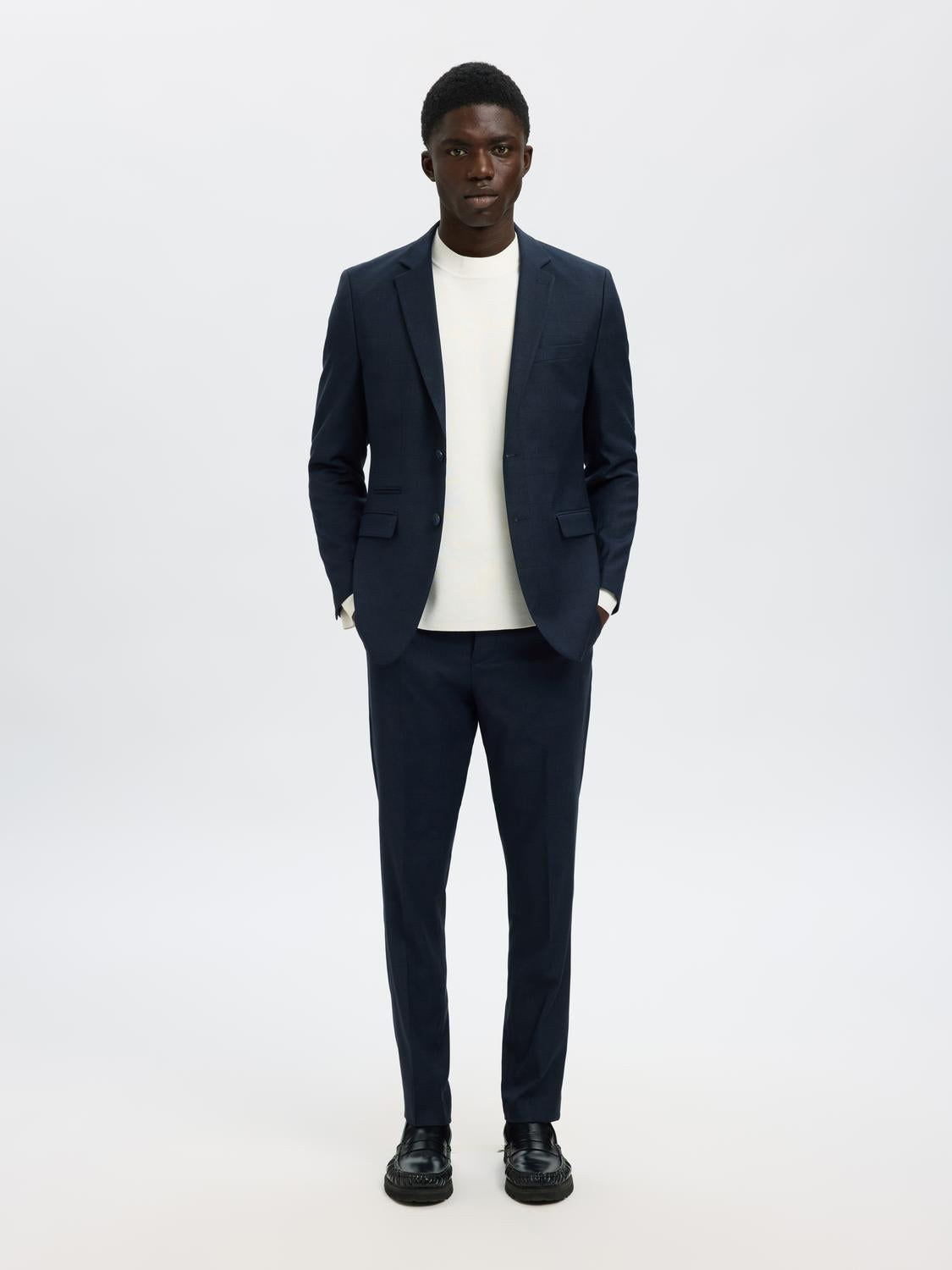 model_shot-creative
