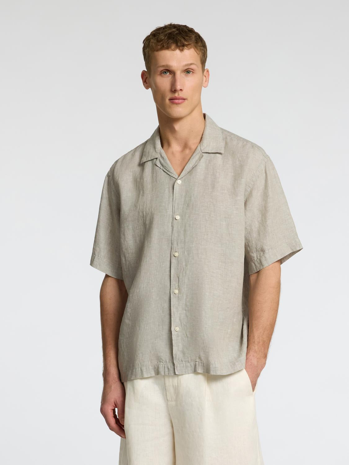 model_shot-front