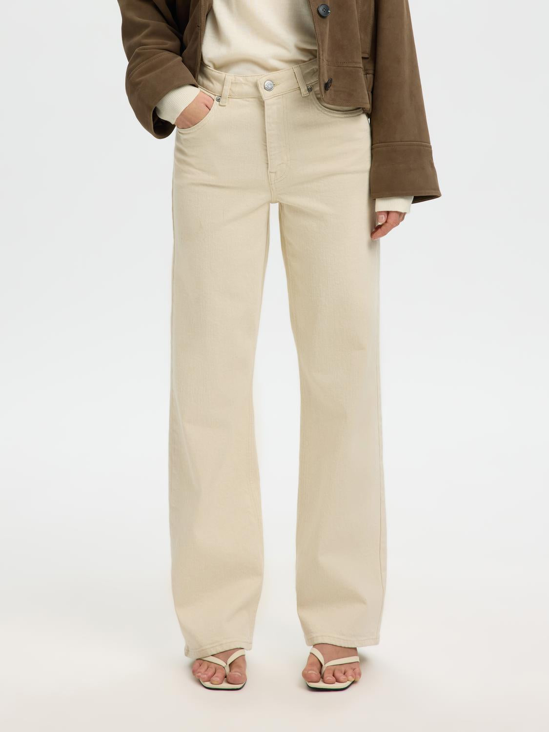 model_shot-front