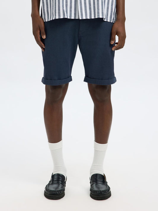 model_shot-front