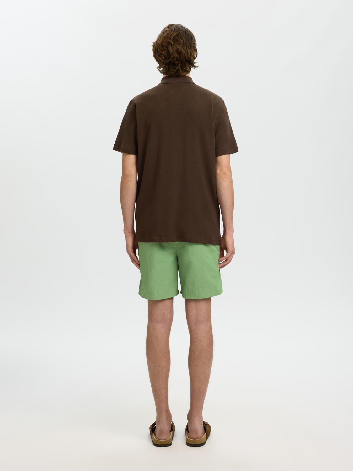 model_shot-back