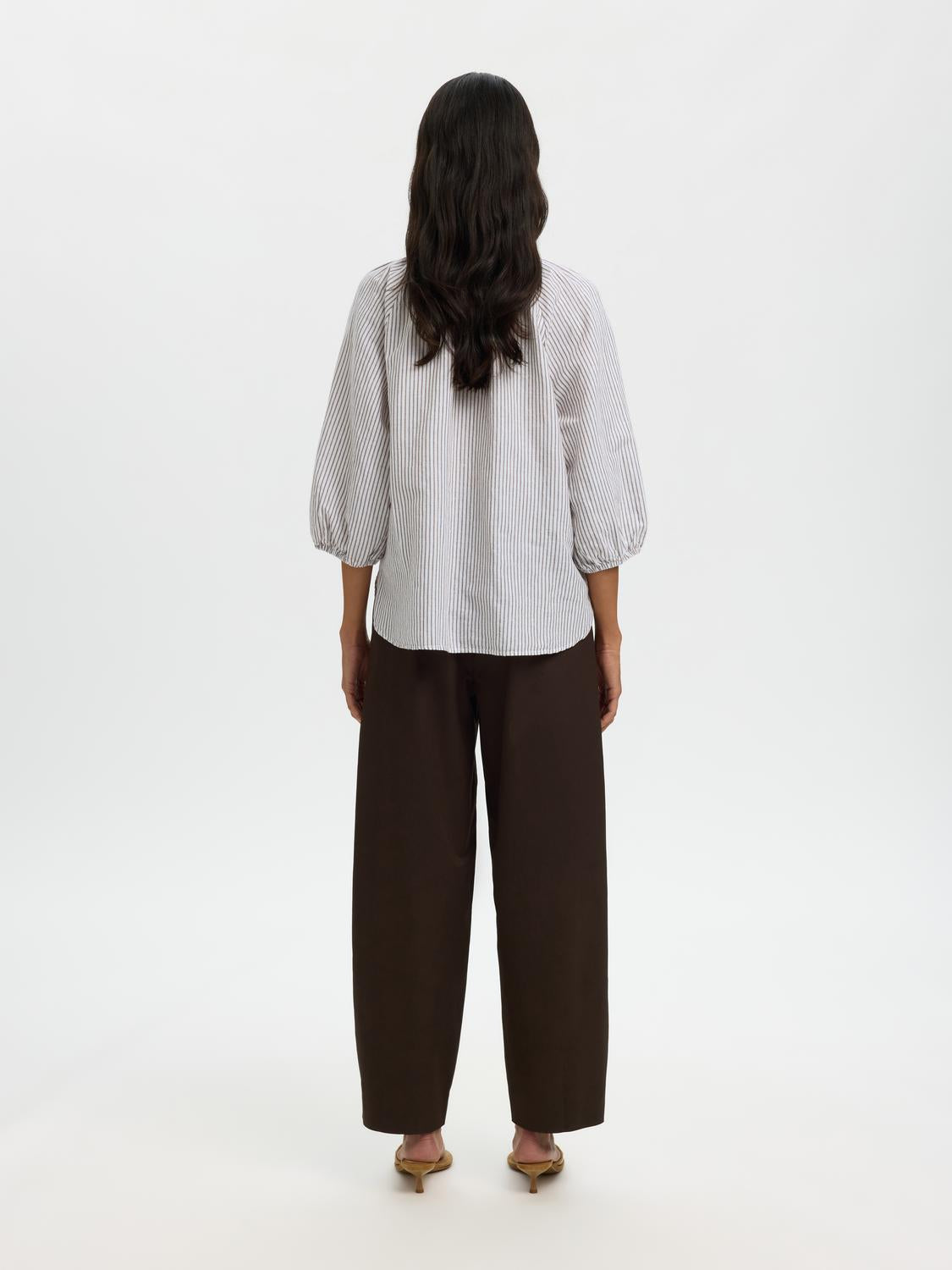 model_shot-back