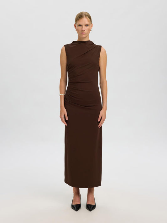model_shot-front