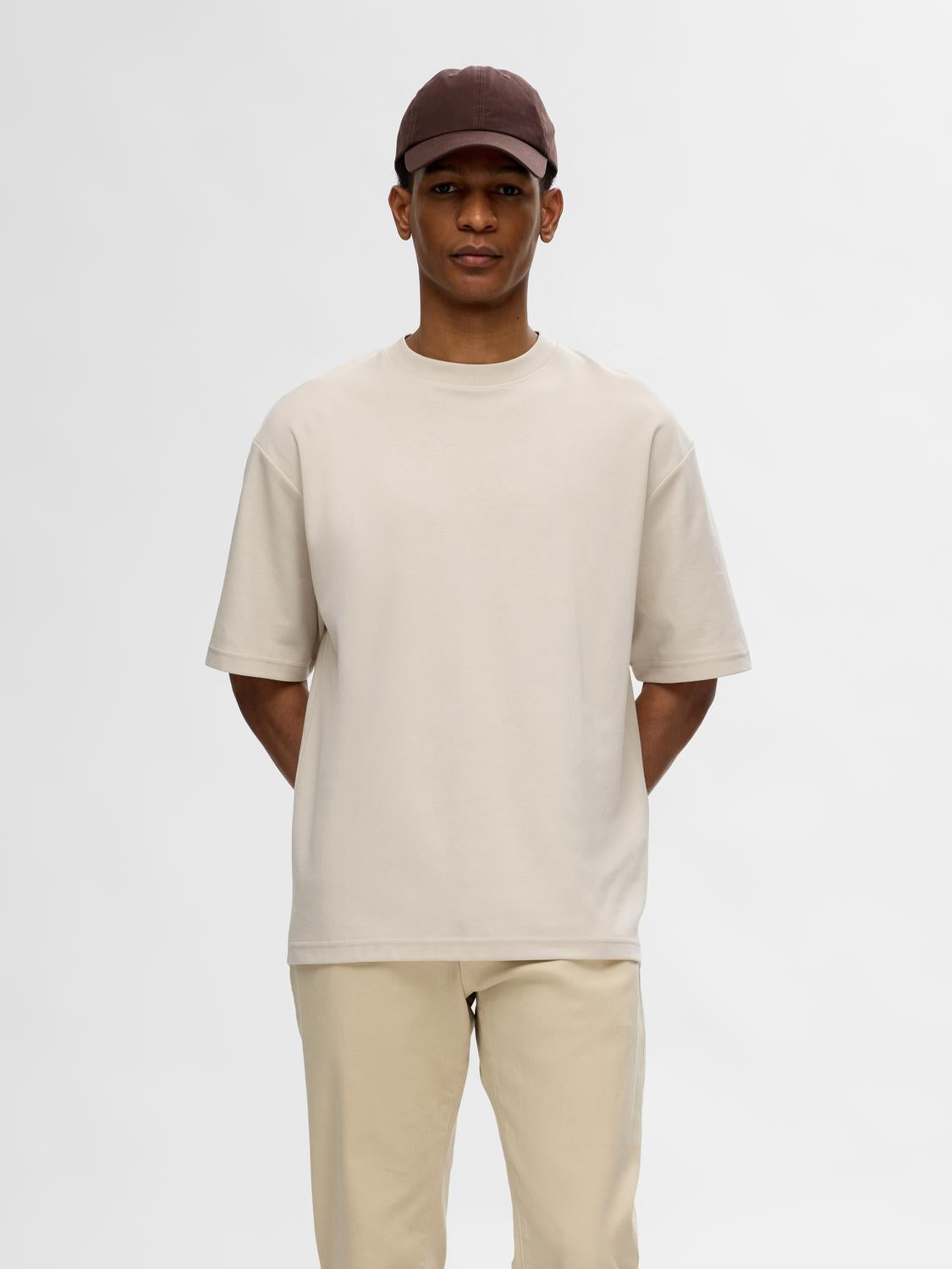 model_shot-front