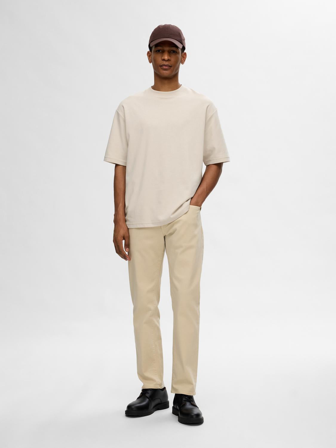 model_shot-front_full