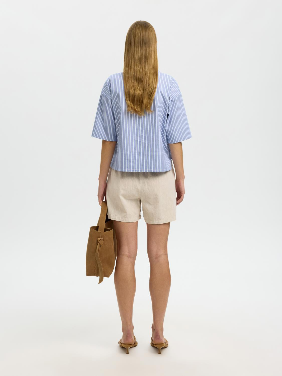 model_shot-back