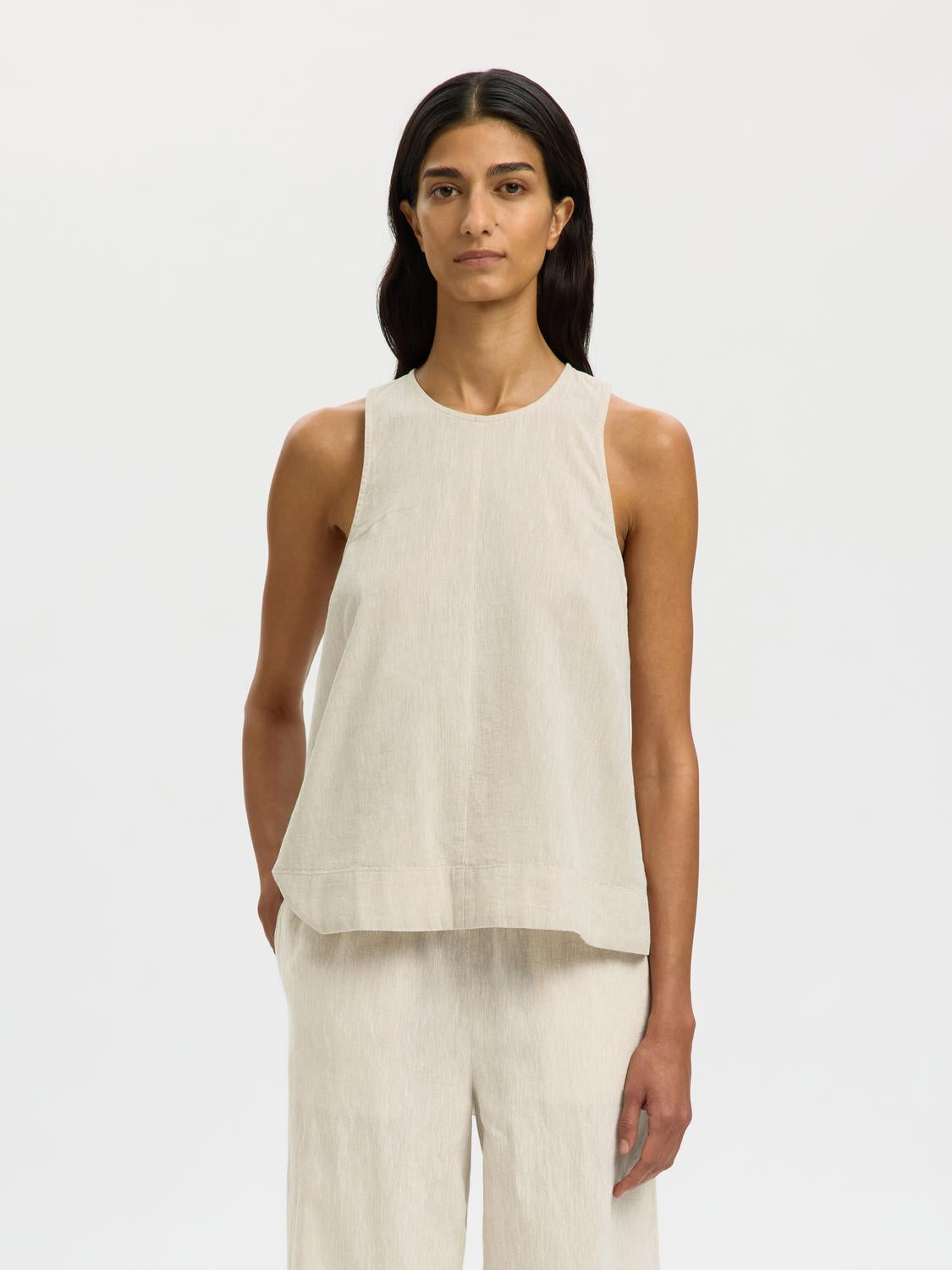 model_shot-front