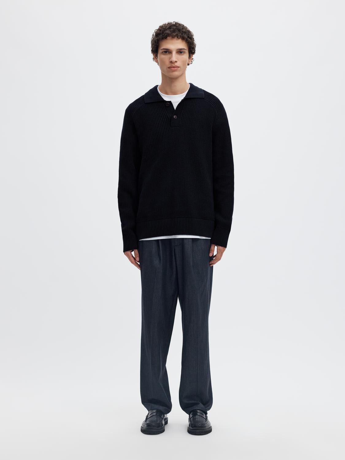 model_shot-front_full