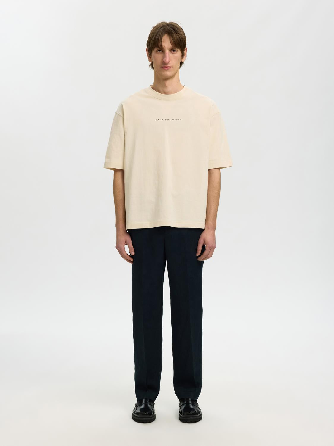 model_shot-front_full