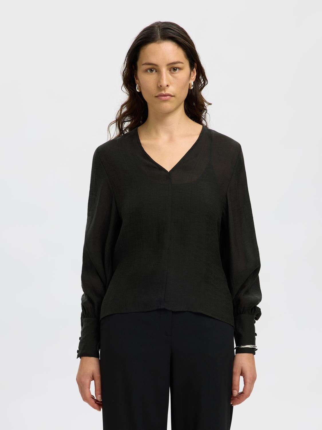 model_shot-front