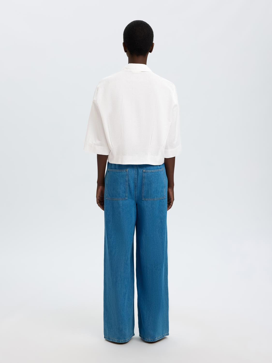 model_shot-back