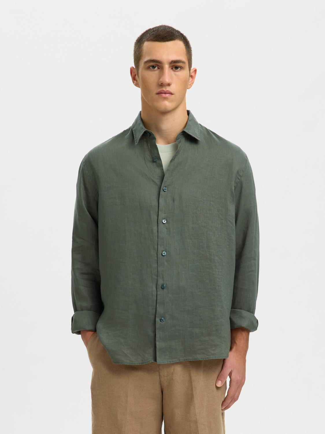model_shot-front