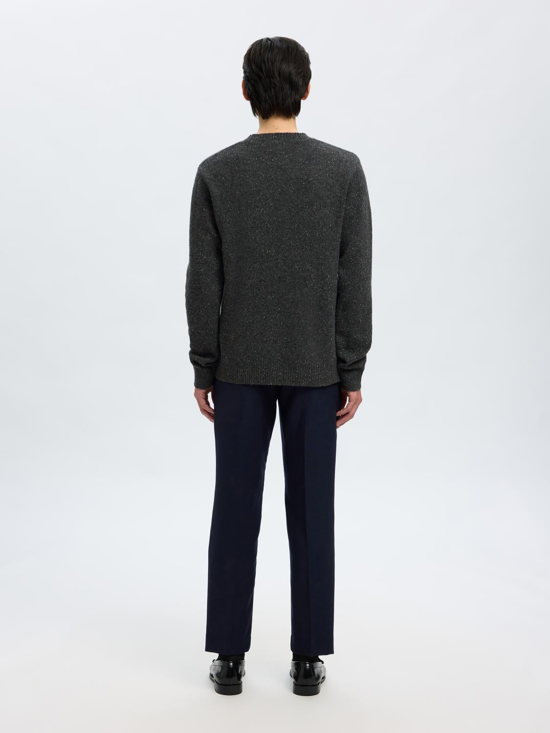 model_shot-back
